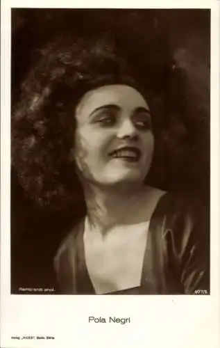 Ak Schauspielerin Pola Negri, Portrait