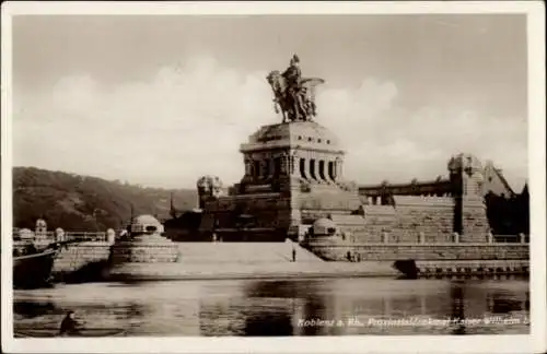 Ak Koblenz am Rhein, Provinzialdenkmal Kaiser Wilhelm, Statue, Fluss, Landschaft