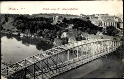Ak Halle an der Saale, Blick nach der Bergschänke, Brücke über Wasser, landschaftliche Umgebung