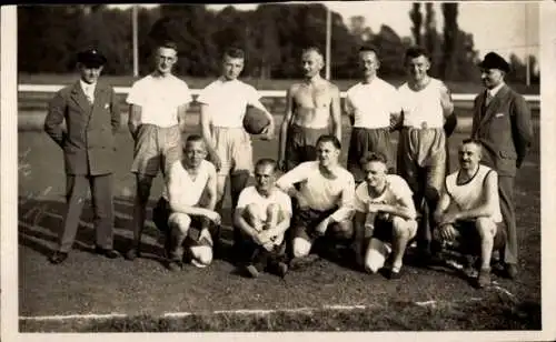 Foto Ak Leipzig, Sportmannschaft, Sieger Faustball 1929, Löbau, Gersdorf