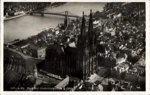 Ak Köln am Rhein, Luftbild vom Kölner Dom, Hindenburgbrücke, Rhein