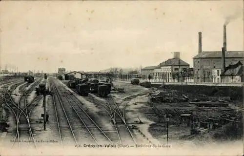 Ak Crépy en Valois Oise, Bahnhof Gleisseite