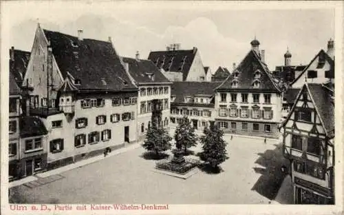 Ak Ulm an der Donau, Kaiser Wilhelm Denkmal auf dem Platz