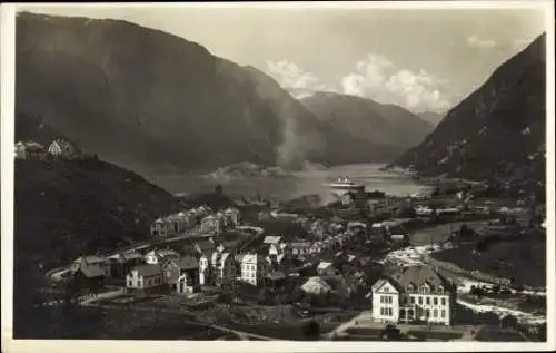 Ak Odda Norwegen, Hardangerfjord, Gesamtansicht, Dampfer
