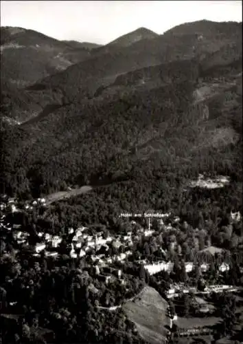 Ak Badenweiler im Schwarzwald, Fliegeraufnahme, Hotel am Schloßpark