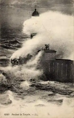 Ak Leuchtturm bei stürmischer See