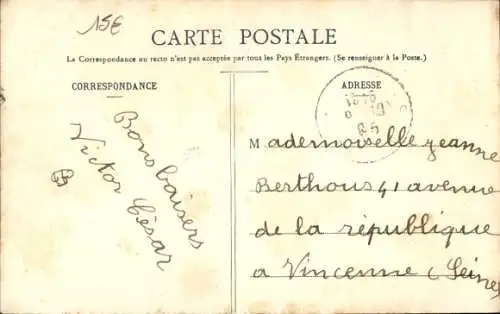 Ak Issy les Moulineaux Hauts de Seine, Le Champ de Manoeuvres, Soldaten zu Pferde