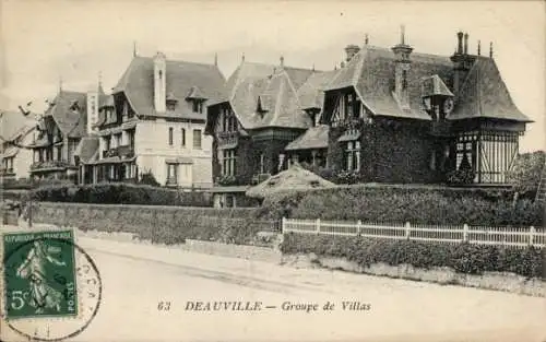 CPA Deauville sur Mer Calvados, Groupe de Villas