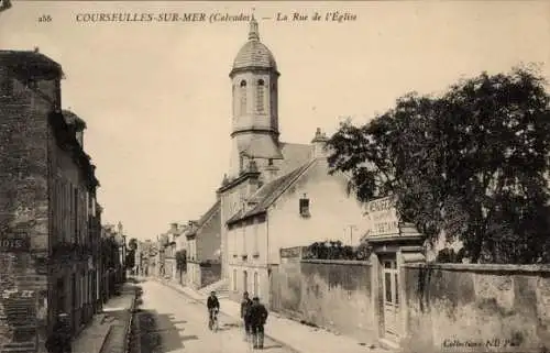 CPA Courseulles-sur-Mer Calvados, Rue de l'Eglise