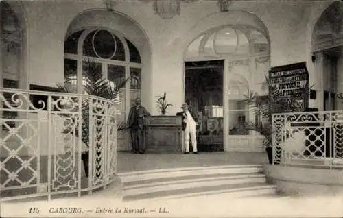 Ak Cabourg Calvados, Eingang zum Kursaal