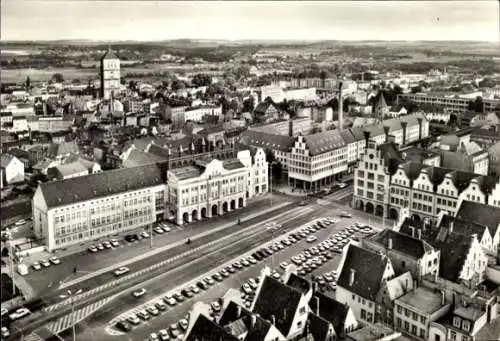 Ak Hansestadt Rostock, Blick auf den Ernst-Thälmann-Platz, viele Autos, Stadtansicht