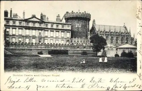 Ak Dublin Irland, Dublin Castle, Chapel Royal, historische Architektur, Rasenfläche, Personen ...