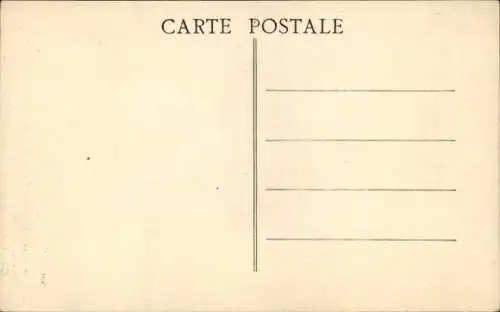 CPA Ruminant possédant 3 cuisses, deux paires de mamelles 8 trayons, 4 vulves, 2 intestins
