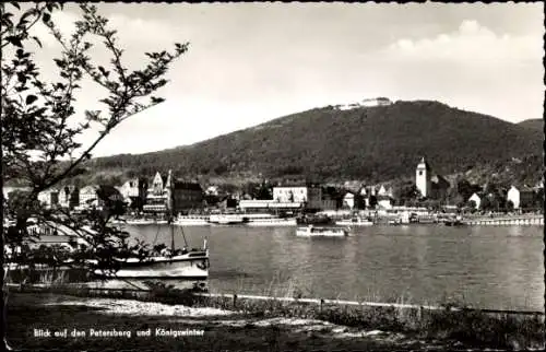 Ak Königswinter am Rhein, Blick auf den Petersberg und Königswinter, Schiff auf dem Rhein, Ufe...