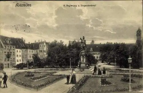 Ak Augsburg in Schwaben, Vorderseite einer Postkarte mit einer Abbildung des Siegesdenkmals in...
