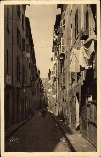 Ak Toulon Var, Eine Straße in der Altstadt