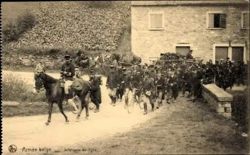 Ak Armée belge, Infanterie de ligne, belgische Soldaten in Uniformen, Infanterie