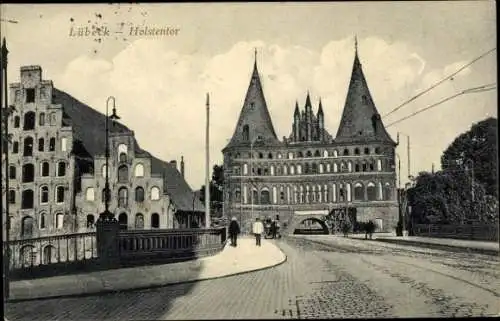 Ak Hansestadt Lübeck, Holstentor