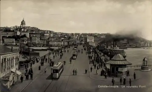 Ak Konstantinopel Istanbul Türkei, Le nouveau Pont, Brücke, Straßenbahn, Passanten