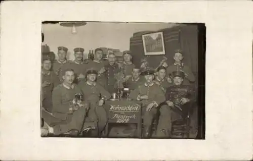 Ak Grevenbroich in Westfalen, Weihnachten 1914 in Frankreich. Soldaten feiern Weihnachten.