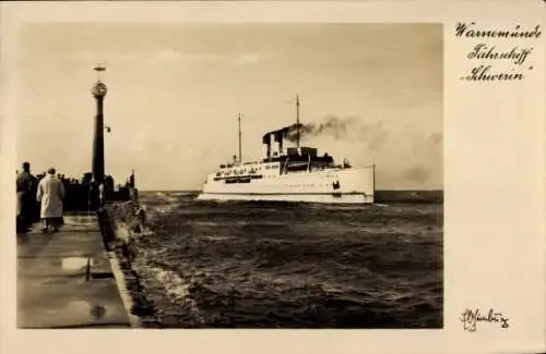 Ak Ostseebad Warnemünde Rostock, Fährschiff Schwerin