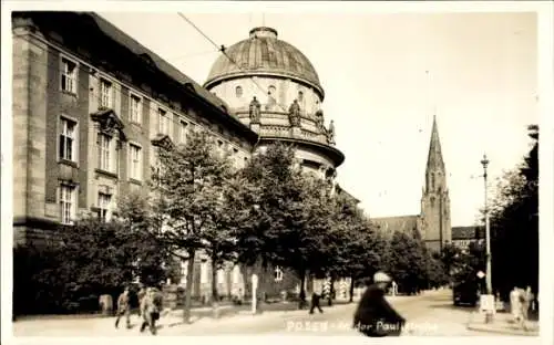 Ak Poznań Posen, An der Pauli Kirche, Straßenpartie