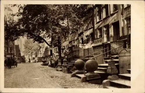 Ak Gdańsk Danzig, Altstadtstraße, Häuserfront, Laternen, Straßenansicht