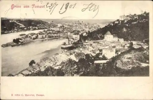 Ak Passau in Niederbayern, Schwarzweißaufnahme von  Fluss, Stadtansicht, historische Ansicht