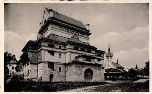 Ak Polička Politschka Region Pardubice, Historisches Gebäude, Kirchturm, Wolken, Schwarz-Weiß-...