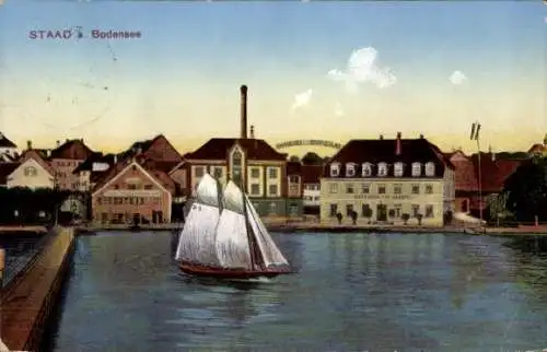 Ak Radolfzell am Bodensee, Gewässer, Segelboot, historische Gebäude