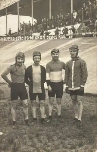 Foto Ak Radrennsport, Radrennfahrer, Rennbahn