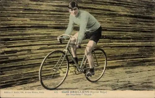 CPA Guill Deullens, sur bicyclettes Alcyon