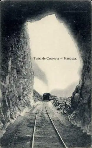 Ak Mendoza Argentinien, Tunnel von Cacheuta, Bahnstrecke, Zug, Felsen