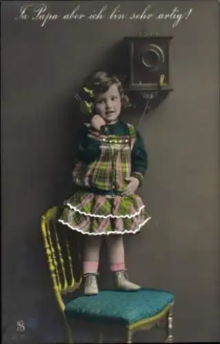 Ak Mädchen beim Telefonieren, Telefon