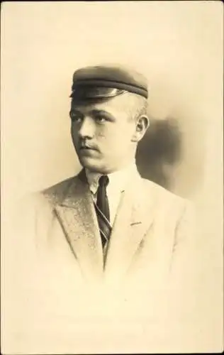 Studentika Foto Ak Student, Porträt, Anzug, Mütze