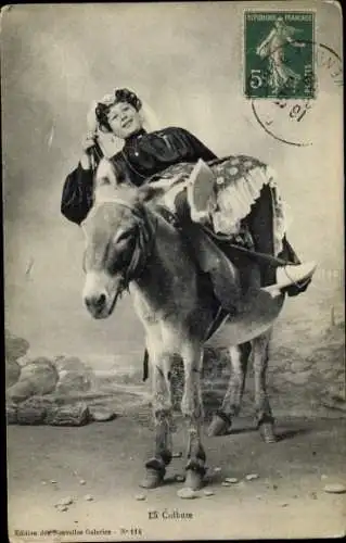 Ak Culbute, Frau in Tracht, Esel