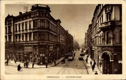 Ak Saarbrücken im Saarland, Straßenbahn in der Viktoriastraße in Saarbrücken