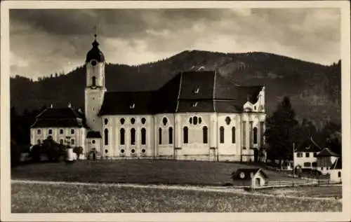 Ak Krün in Oberbayern, Kirche, Gesamtansicht