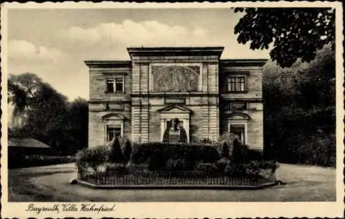 Ak Bayreuth in Oberfranken, Villa Wahnfried, Gebäude mit Garten, historische Architektur