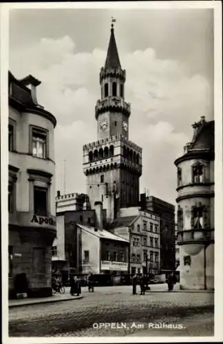 Ak Oppeln in Schlesien, Hefe Verkauf am Rathaus