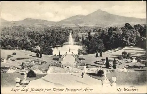 Ak Glendalough Co. Wicklow Irland, Sugar Loaf Mountain, Terrasse von Powerscourt House, Garten...