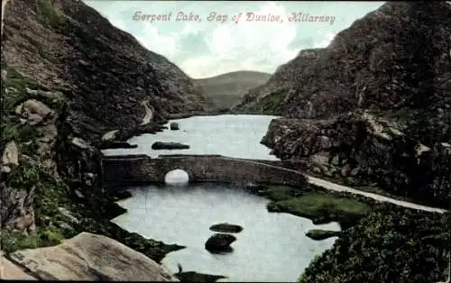 Ak Killarney Irland, Serpent Lake, Brücke, Gebirgselemente, ruhiges Wasser, Natur