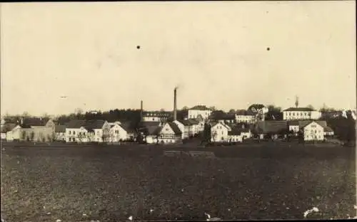 Foto Ak Ohorn in Sachsen, Stadtansicht mit Fabrikgebäuden, ländliche Umgebung