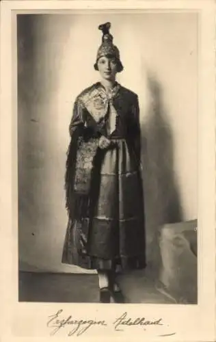 Ak Erzherzogin Adelhaid, Goldhaubengruppe der Stadt Linz, Tracht