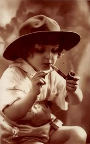 Ak Kind mit Pfeife, Portrait