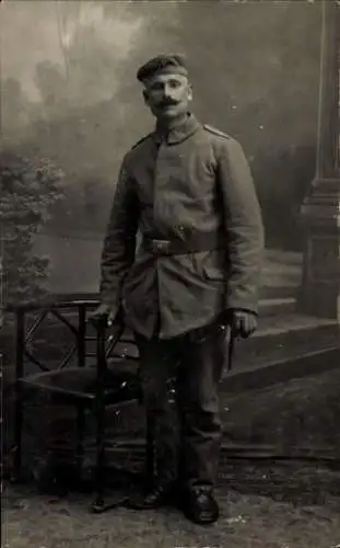 Foto Ak Deutscher Soldat in Uniform, Portrait