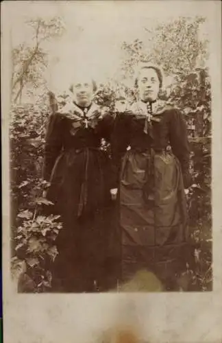 Foto Ak Zwei Frauen, Portrait