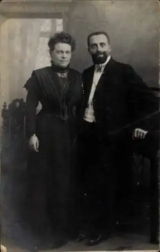 Foto Ak Mann mit Frau, Portrait