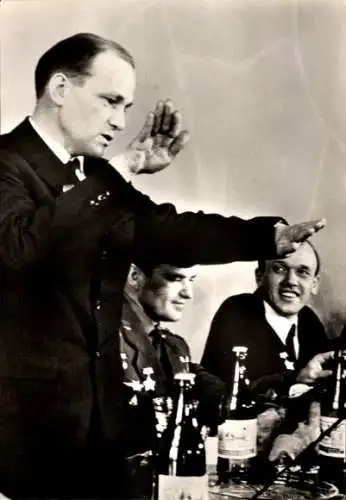 Foto Kosmonaut Nikolai Nikolajewitsch Rukawischnikow, Portrait