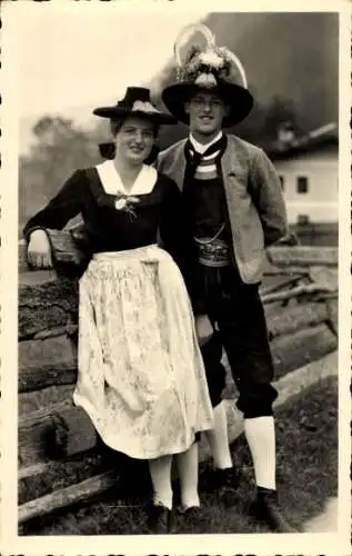 Ak Österreich, Zillertaler Trachten